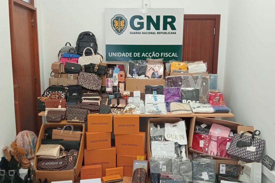 Autoridades apreenderam 755 artigos contrafeitos