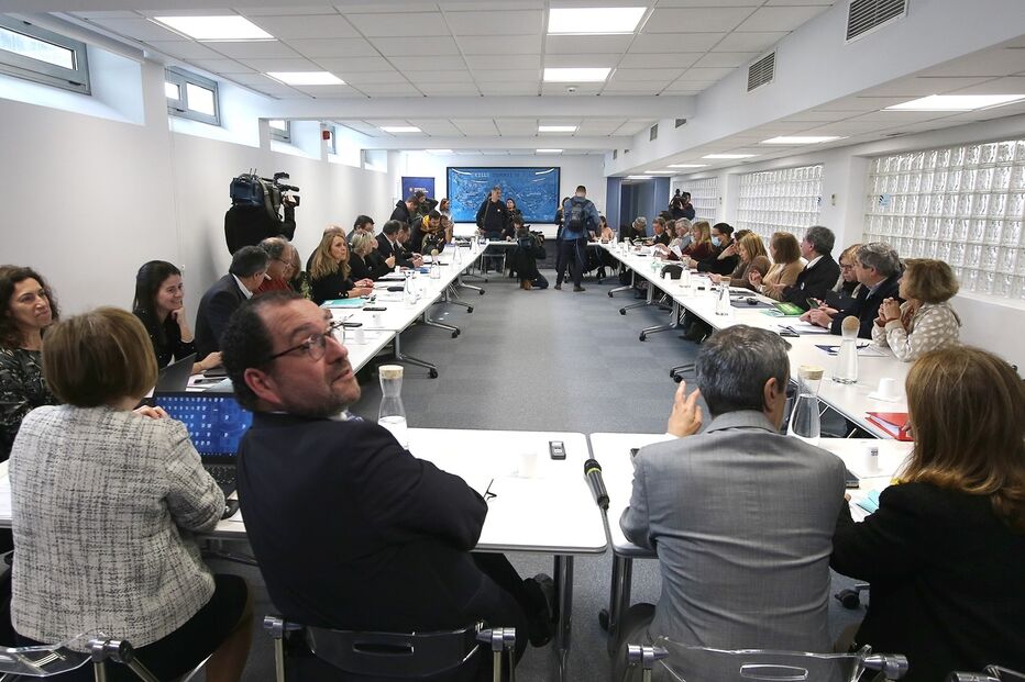 Reunião entre sindicatos e Governo