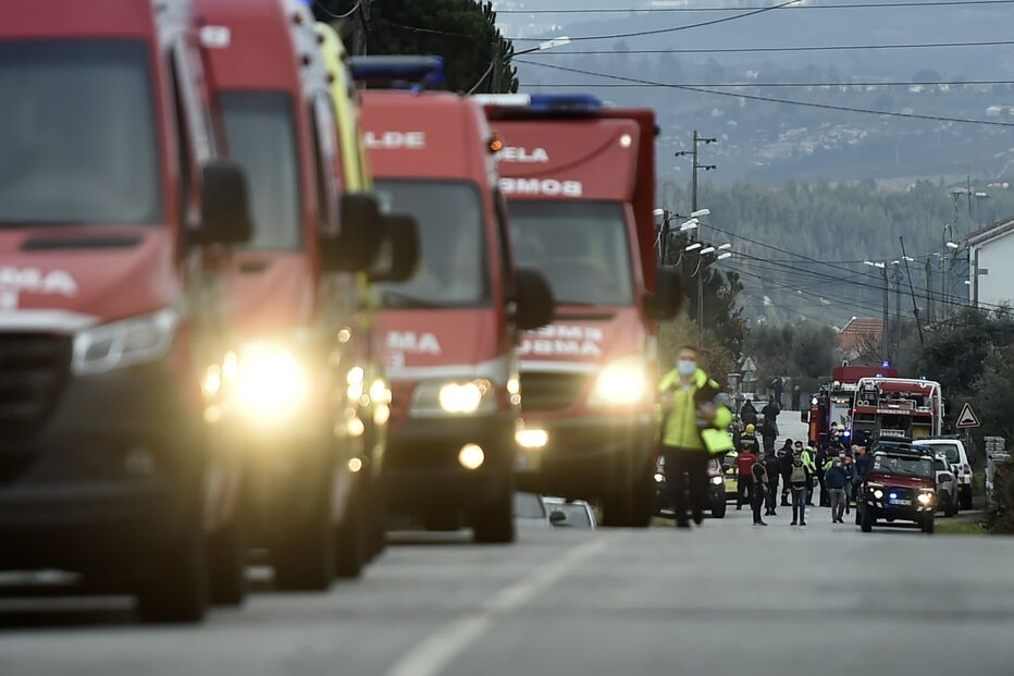 Bombeiros, ambulância, inem, x