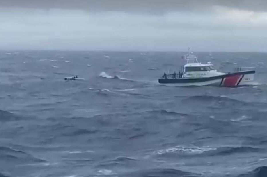 Naufrágio no mar Egeu ao largo da Grécia