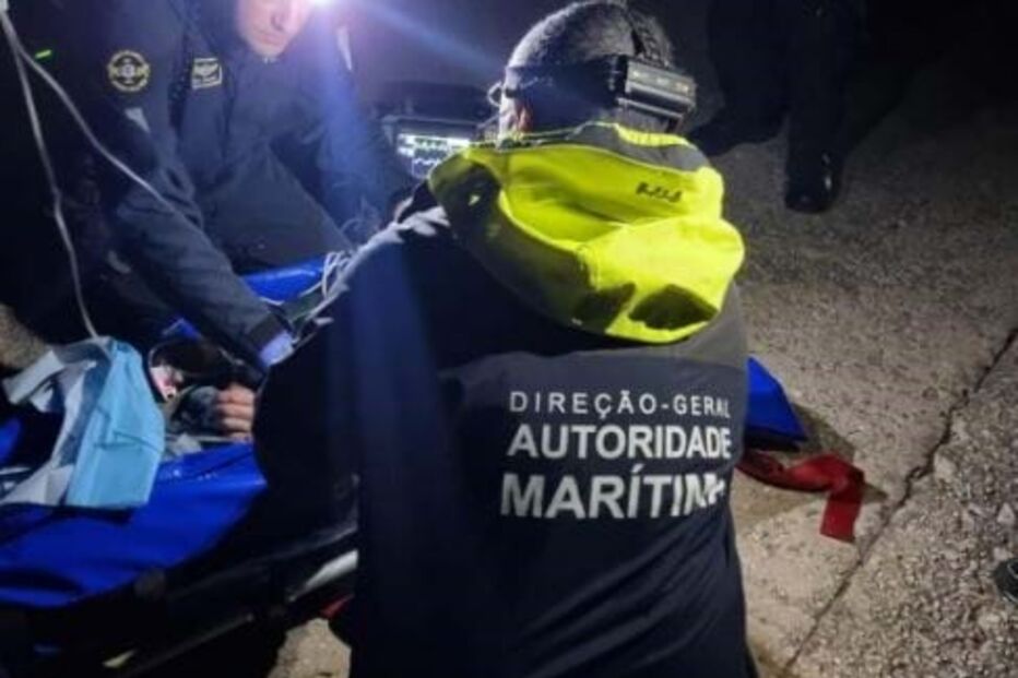 Homem ferido depois de escorregar e cair em zona de pedras em Faro