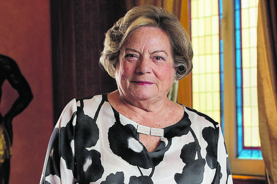 A mãe de Paulo Portas pretende regular as redes sociais