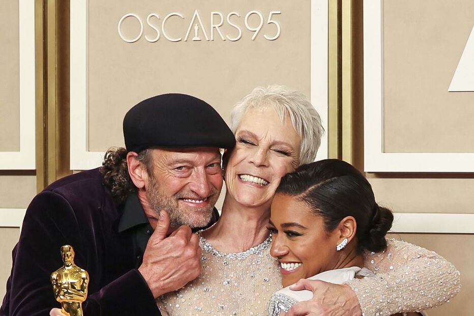 Jamie Lee Curtis é a vencedora do óscar de melhor atriz secundário melhor atriz secundária com o filme Everything Everywhere All at once