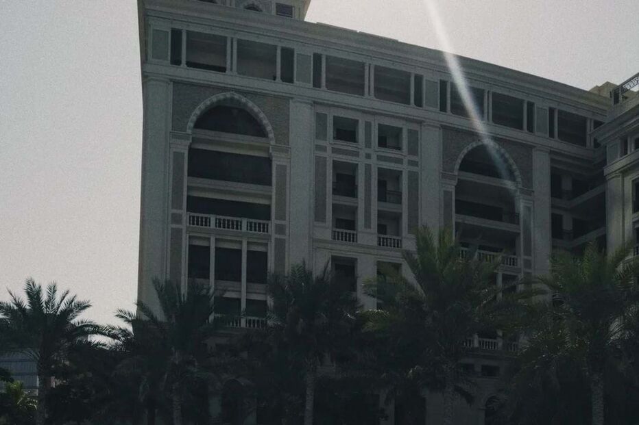 Mia Rose viajou até aos Emirados Árabes Unidos na companhia de amigos