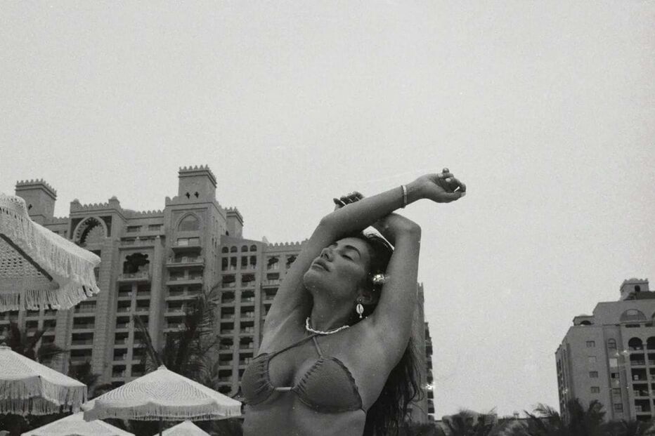 Mia Rose encanta seguidores no Dubai 