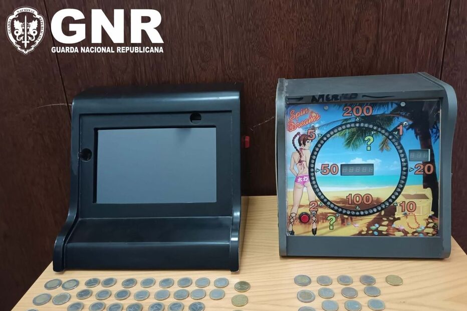 Apreensão de máquina de jogo ilegal 