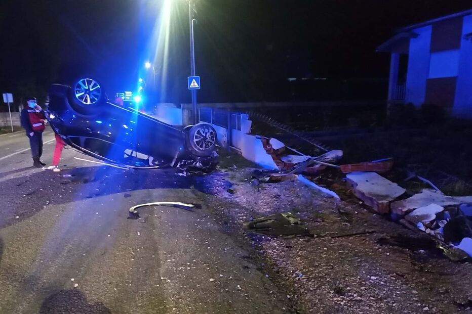 Colisão entre dois carros em Albergaria-a-Velha