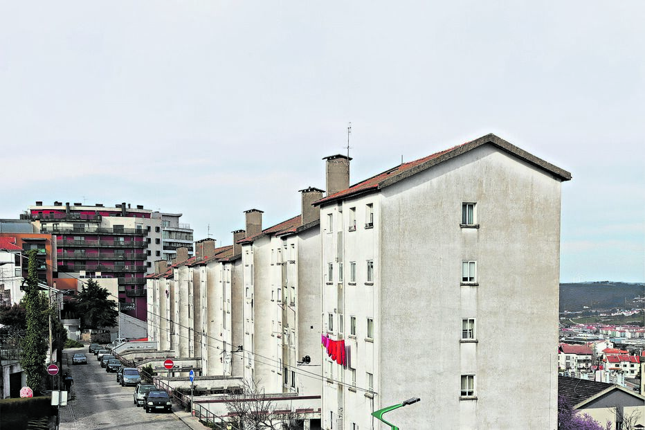 Pobreza aumenta procura por habitação social