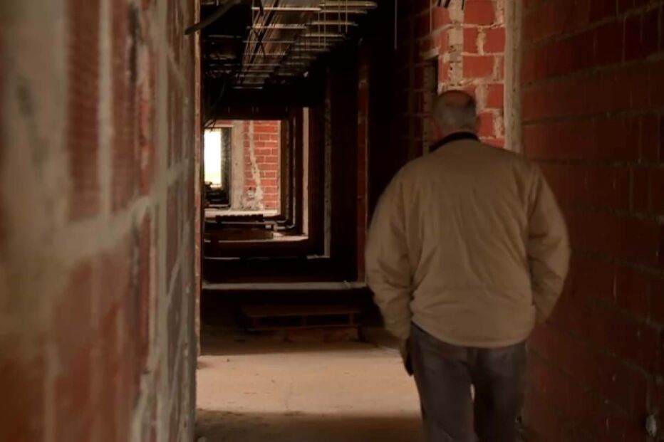 Construção ficou a meio no Seixal