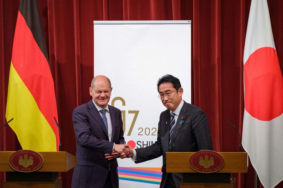 Fumio Kishida e Olaf Scholz