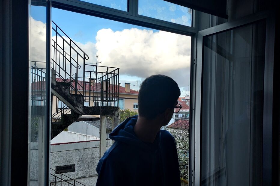 ‘João’ tem sido vítima de bullying perpetrado nas escolas por onde tem passado