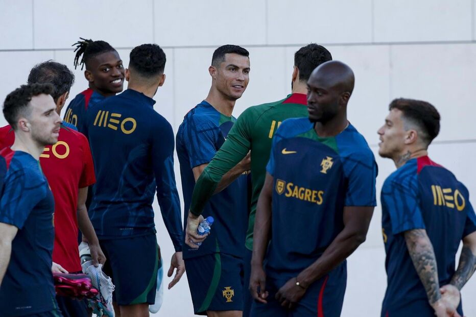 Seleção portuguesa no primeiro treino na cidade do Futebol com Roberto Martinez