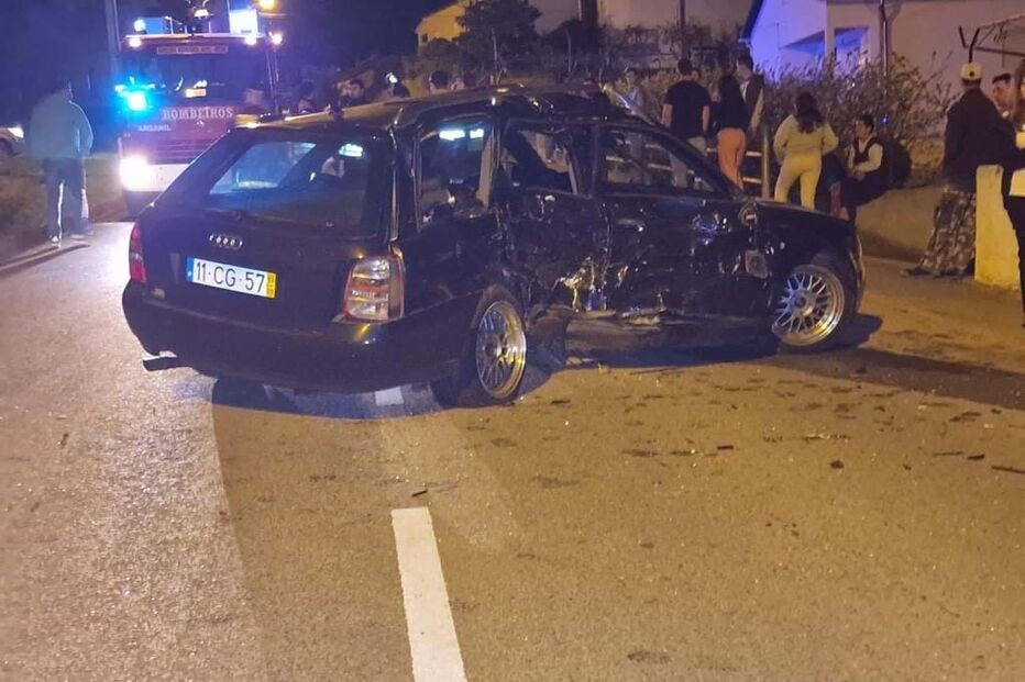 Colisão entre dois carros em Arganil 