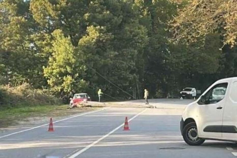 Despiste de carro na EN206 em Guimarães