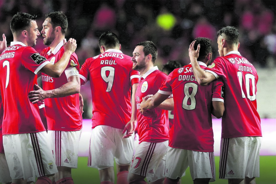 PJ procura subornos do Benfica nas contas bancárias dos jogadores