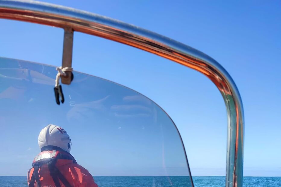 Estação Salva-vidas de Cascais resgata surfistas na praia do Abano em Cascais