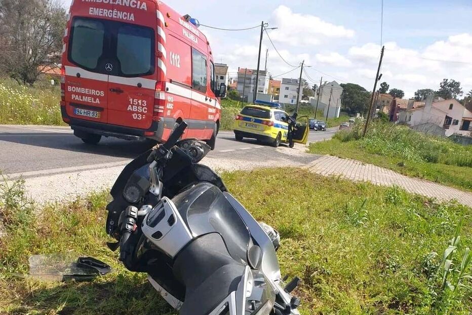 Motociclista ferido em colisão com carro em Palmela