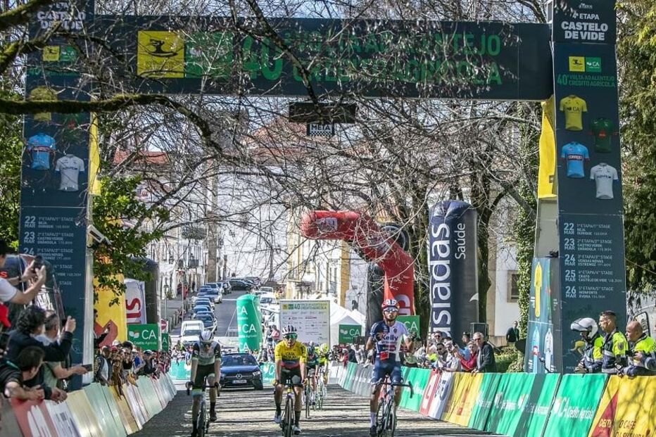 2023-03-27_10_01_12 Adrian Bustamante vence em Castelo de Vide.JPG