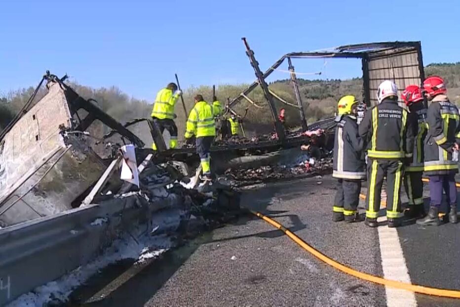 Acidente seguido de incêndio na A4 