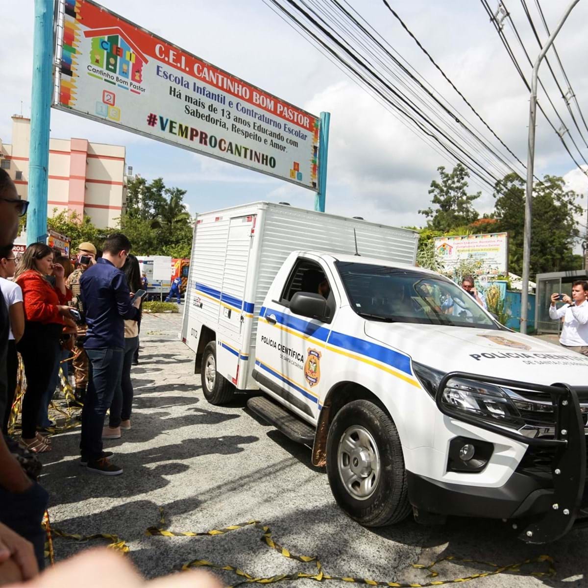 Crianças indefesas assassinadas brutalmente, em creche de Blumenau