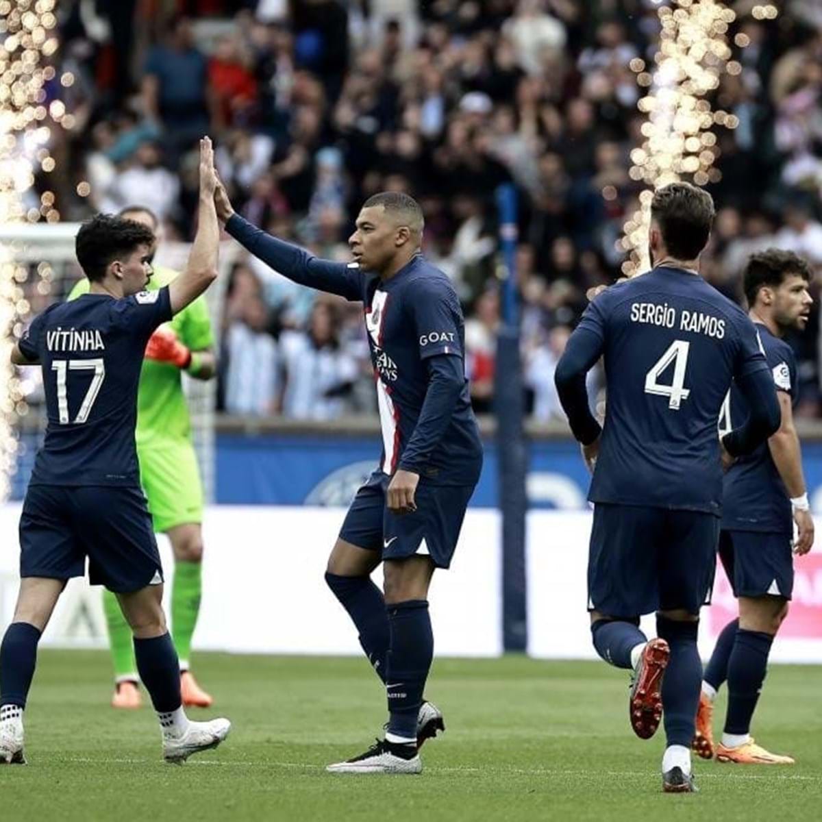 Jogo entre PSG e Reims no Francês Feminino é interrompido por