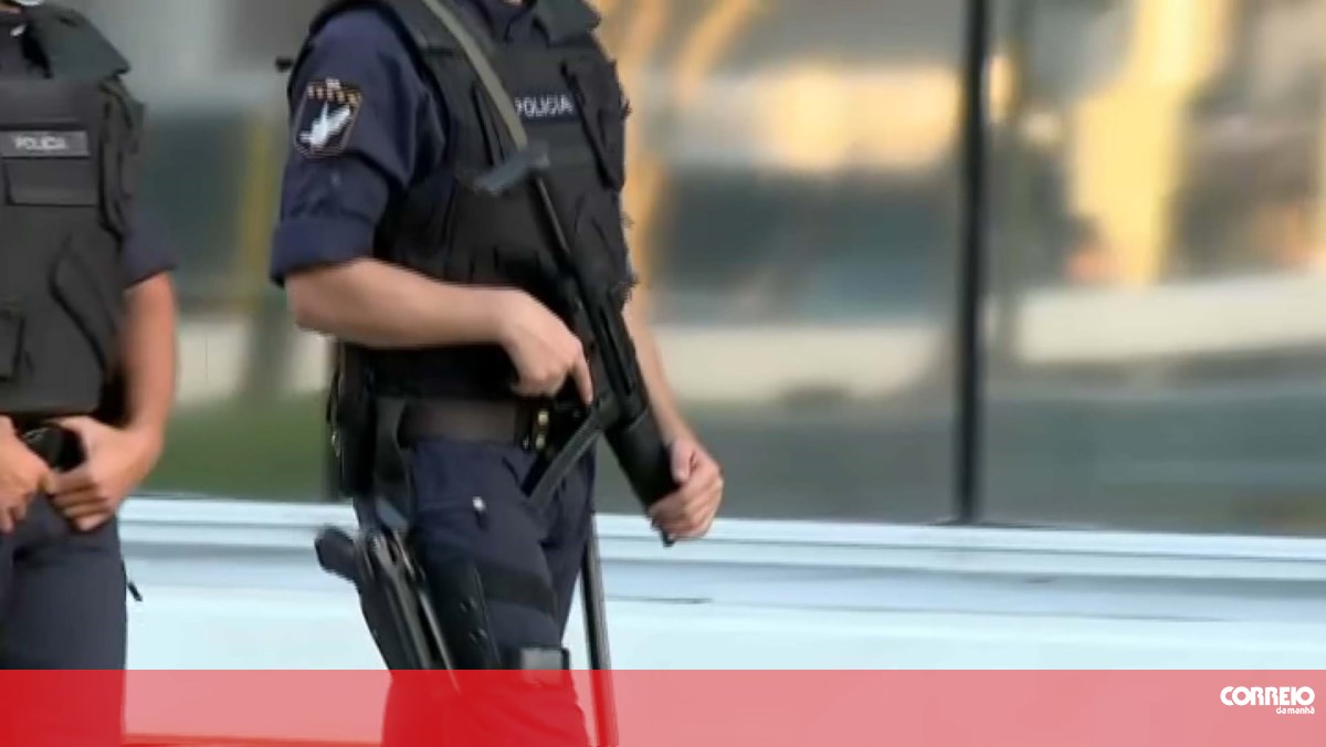 Homem detido com faca de grandes dimensões em desordem nas Caldas da Rainha – Portugal