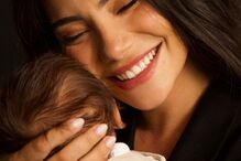 Carolina Carvalho com o filho Lucas