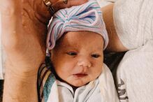 Kaley Cuoco foi mãe pela primeira vez