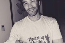 Kaley Cuoco foi mãe pela primeira vez