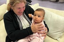 Dolores Aveiro e neta, Bella Esmeralda