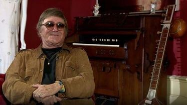 Assista à reportagem na casa do José Cid