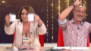 Maya anima-se com tema e parte a caneca em direto no 'Noite das Estrelas'. Veja o vídeo