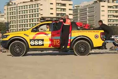 Encontrado corpo de rapaz de 17 anos desaparecido no mar na Praia de Matosinhos