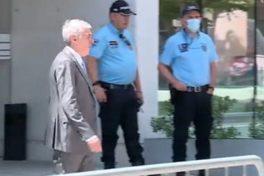 José Sócrates sai do País sem avisar o tribunal 