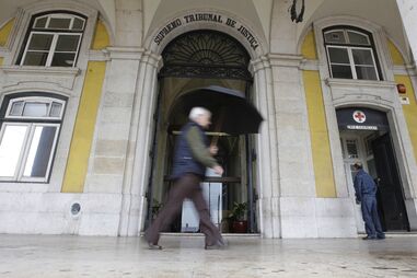 Juiz suspeito de corrupção perde na Justiça