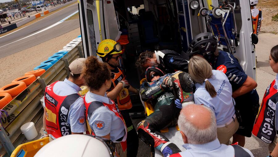 Miguel Oliveira tem pequena fratura no úmero do braço esquerdo após queda na GP de Espanha
