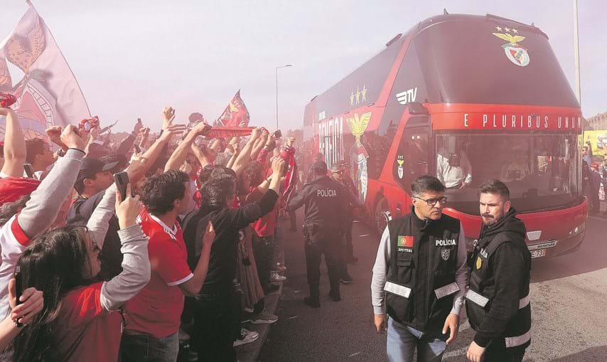 Águias apontam ao xeque-mate no clássico - Futebol - Correio da Manhã