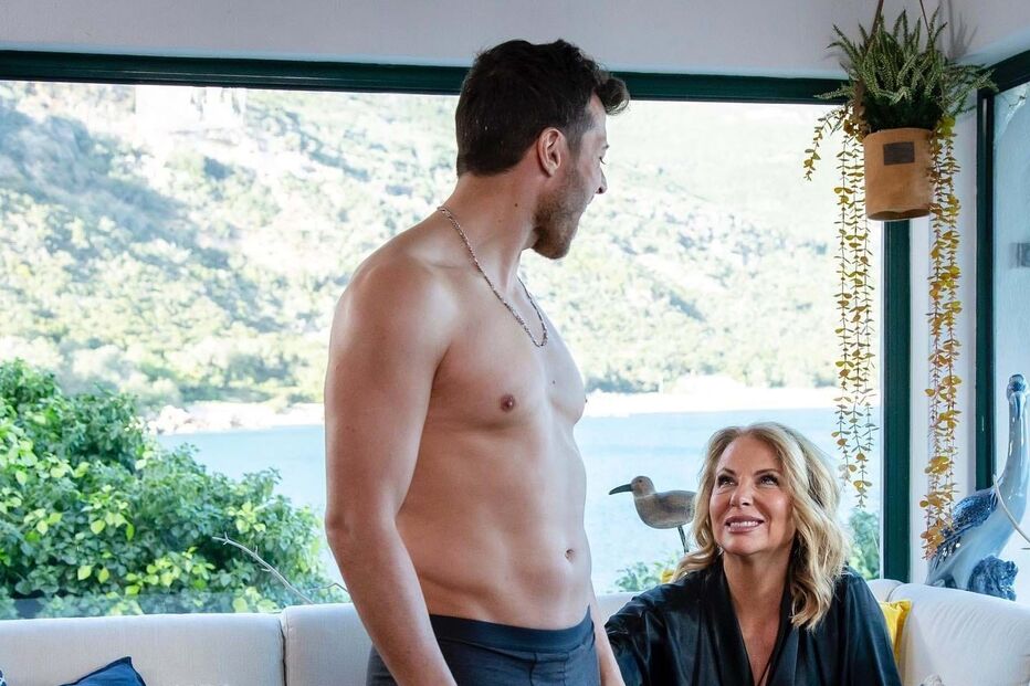 Alexandra Lencastre com o colega Rui Porto Nunes, na novela ‘Flor sem Tempo’, da SIC