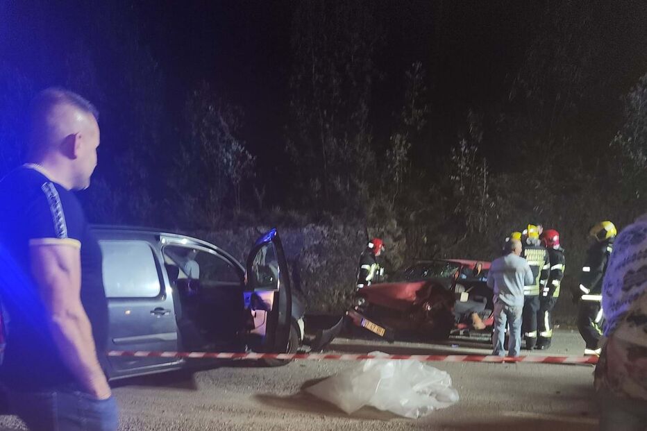 Colisão entre dois carro em Santa Maria da Feira