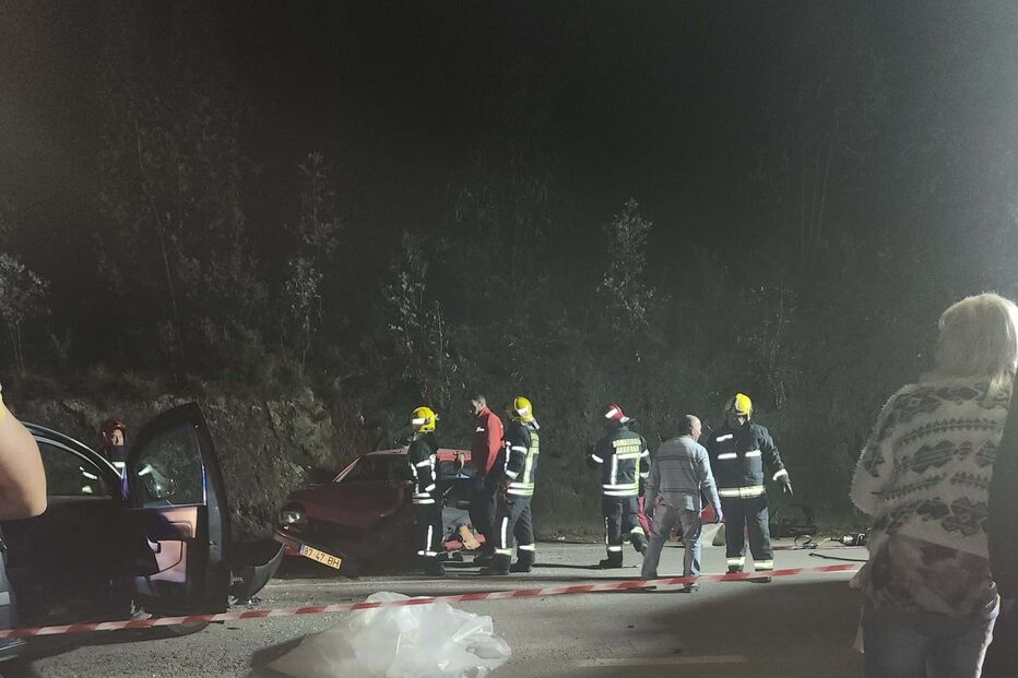 Colisão entre dois carro em Santa Maria da Feira