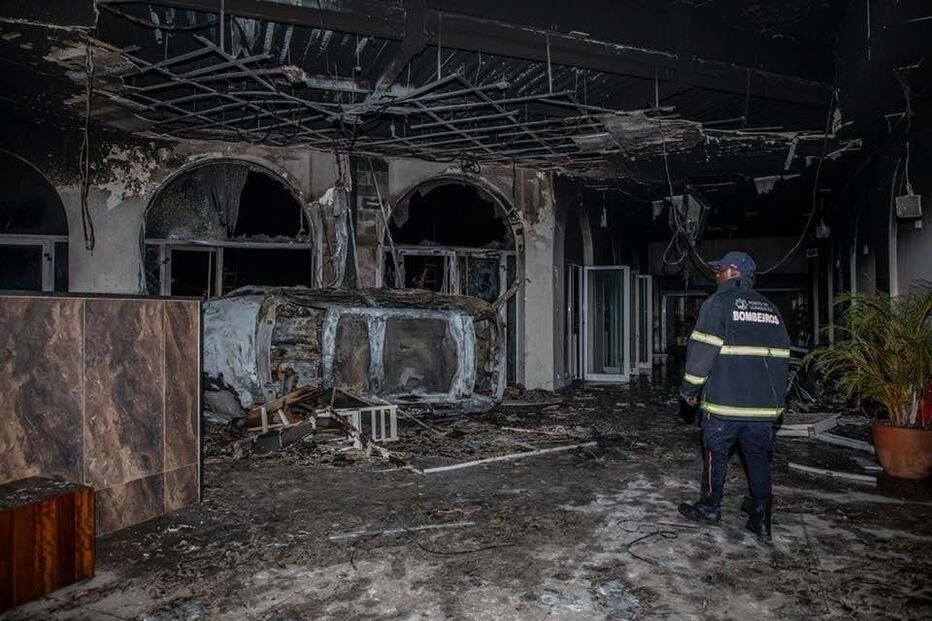 Incêndio no Porto de Luanda