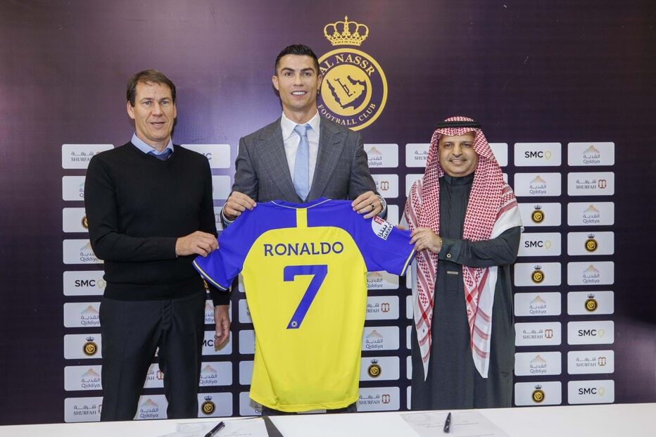 Cristiano Ronaldo e Rudi García na apresentação do craque português no Al Nassr