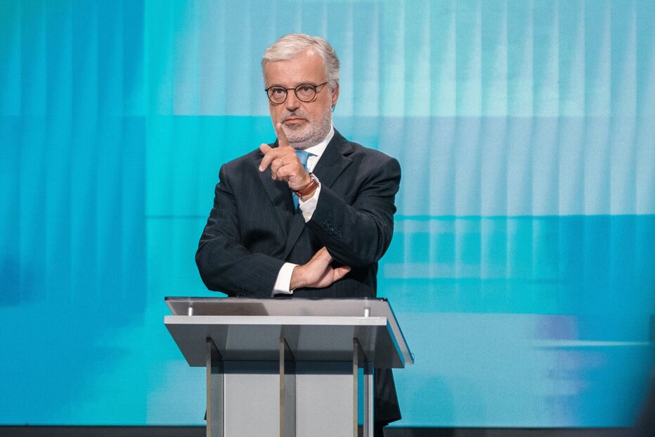 Imagem A VER VAMOS António José Teixeira 40402380.jpg (17717550) (Milenium)