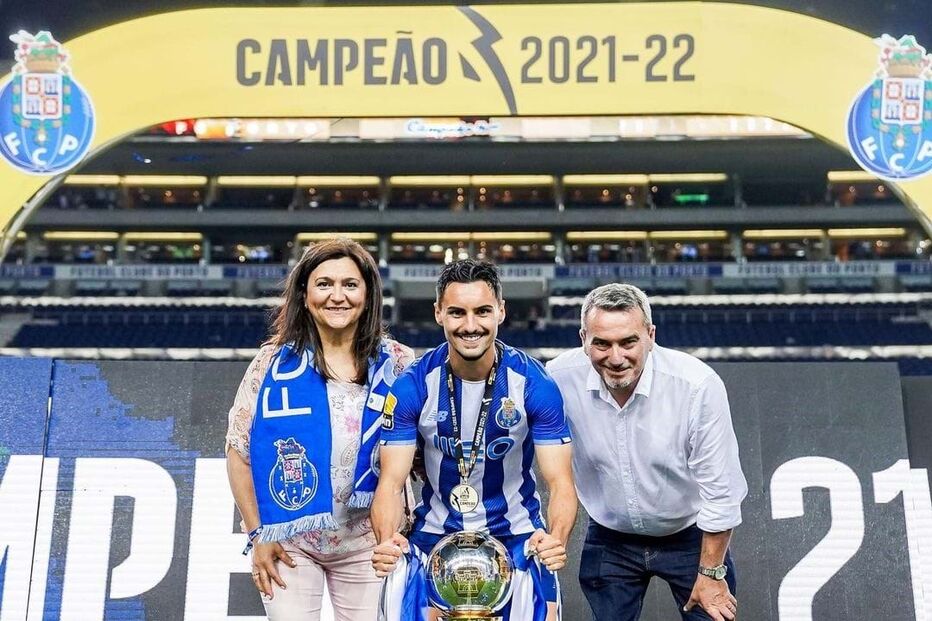 Stephen Eustáquio com os pais