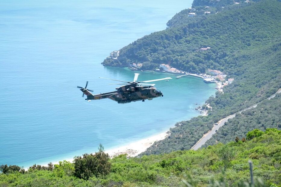 Homem ferido em queda de parapente na Serra da Arrábida