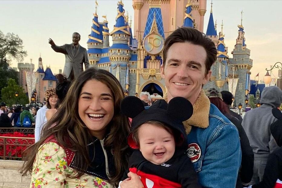 Drake Bell, Janet Von Schmeling e Wyatt