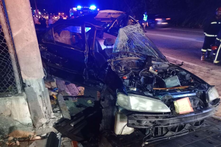 Despiste de carro faz dois feridos em Gaia