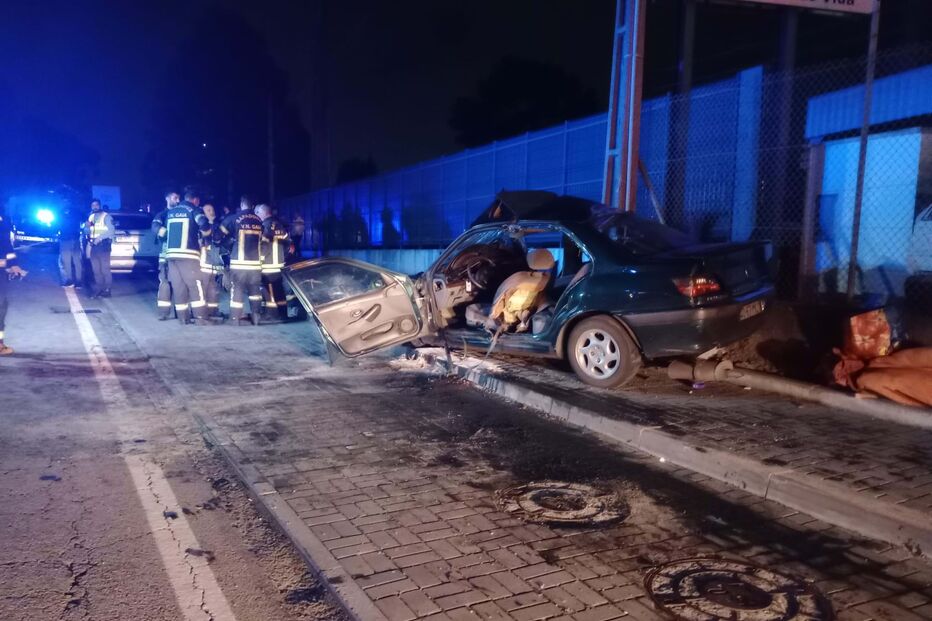 Despiste de carro faz dois feridos em Gaia