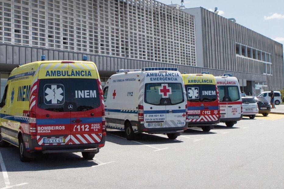 INEM, ambulância, acidente, fisioterapeuta