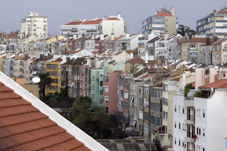 Casas, renda, crédito à habitação, x